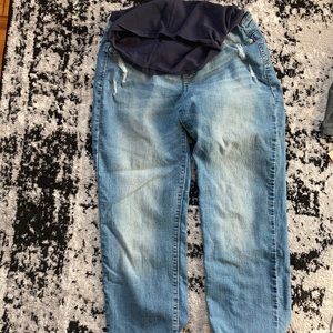 Adorable slim boyfriend Maternity jeans size medium
